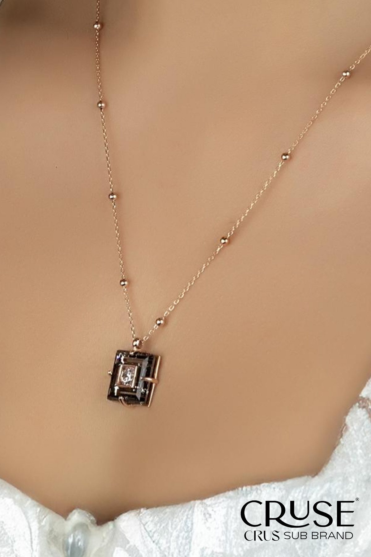 éclat noir kare zircon crystal kolye | Cruse